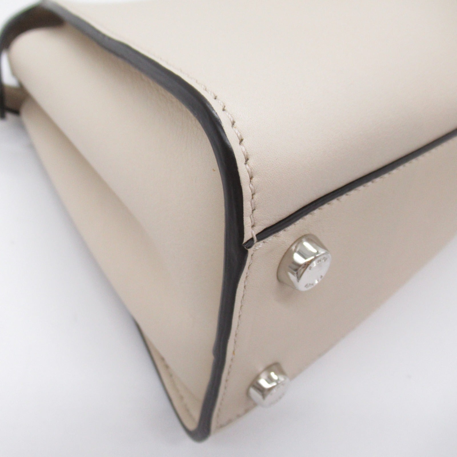 Fendi Fendi Peekaboo Icon Essential Shoulder Bag Leather  White 8BN302