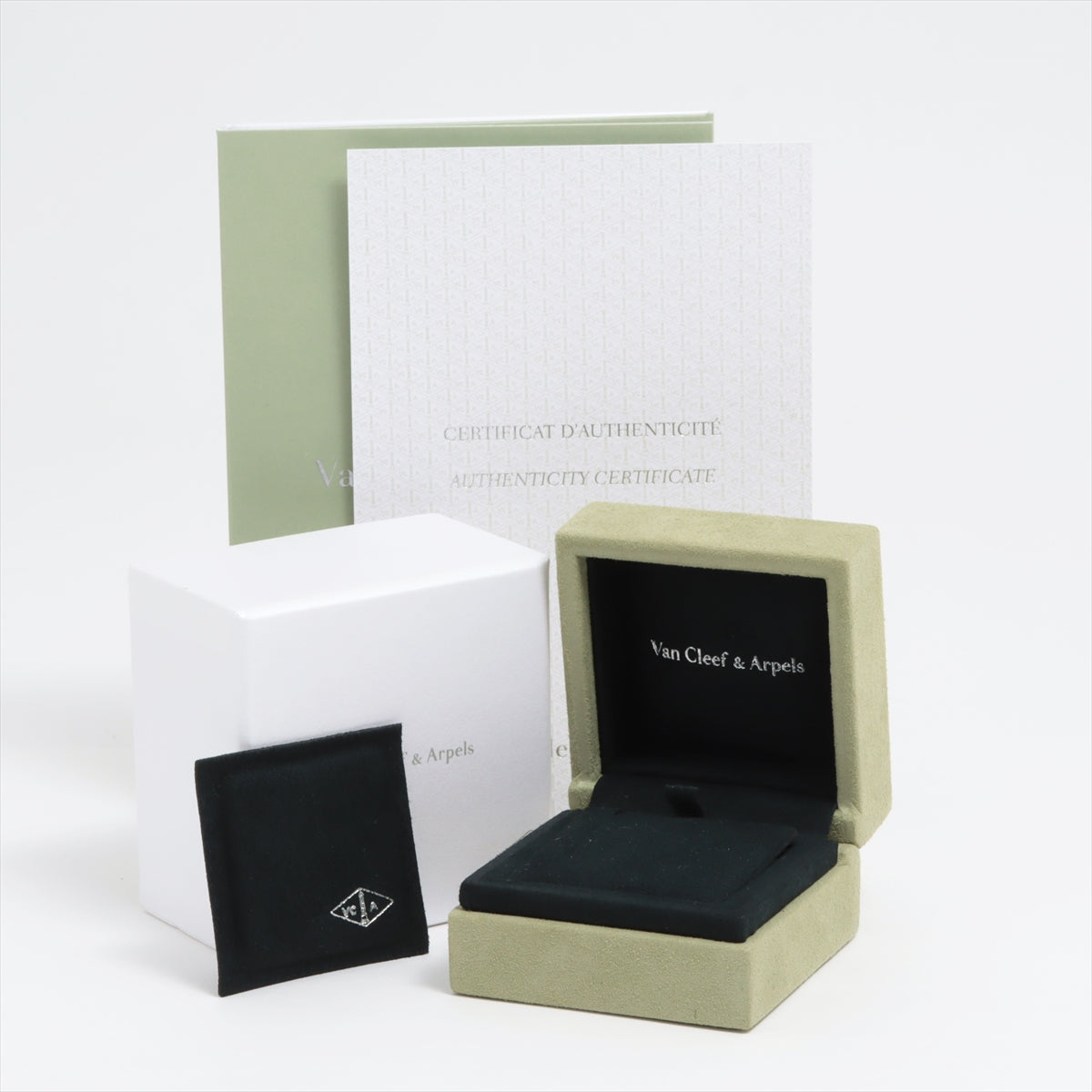 Van Cleef & Arpels Vintage Alhambra 1P Oscilian Diamond Necklace 750 (PG) 6.2g 2023 Holid season limited VCARP9T000