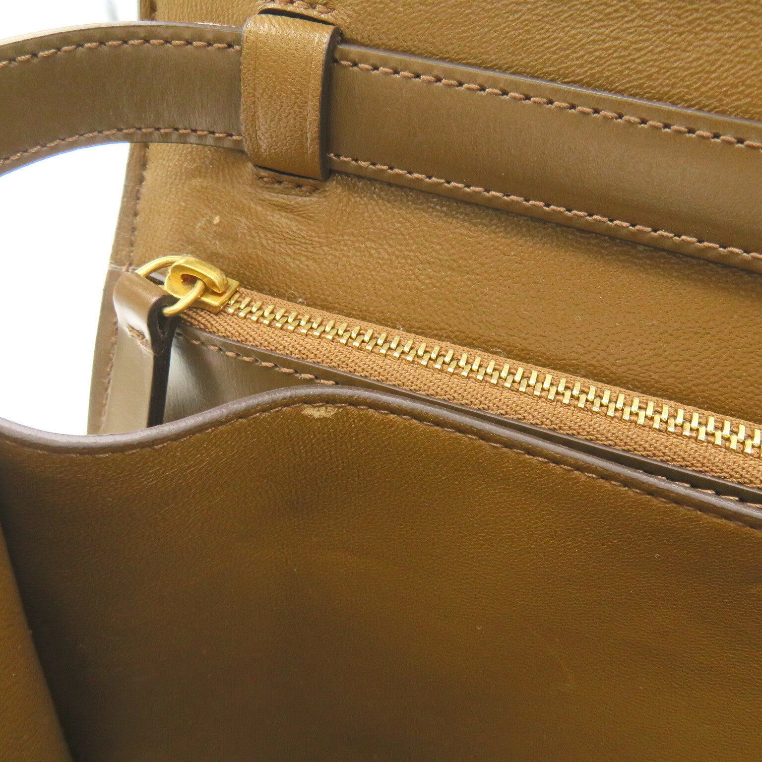 Celine Classic Box Medium Flap Bag S Bag  Women's Brown 164173DLS.04FG