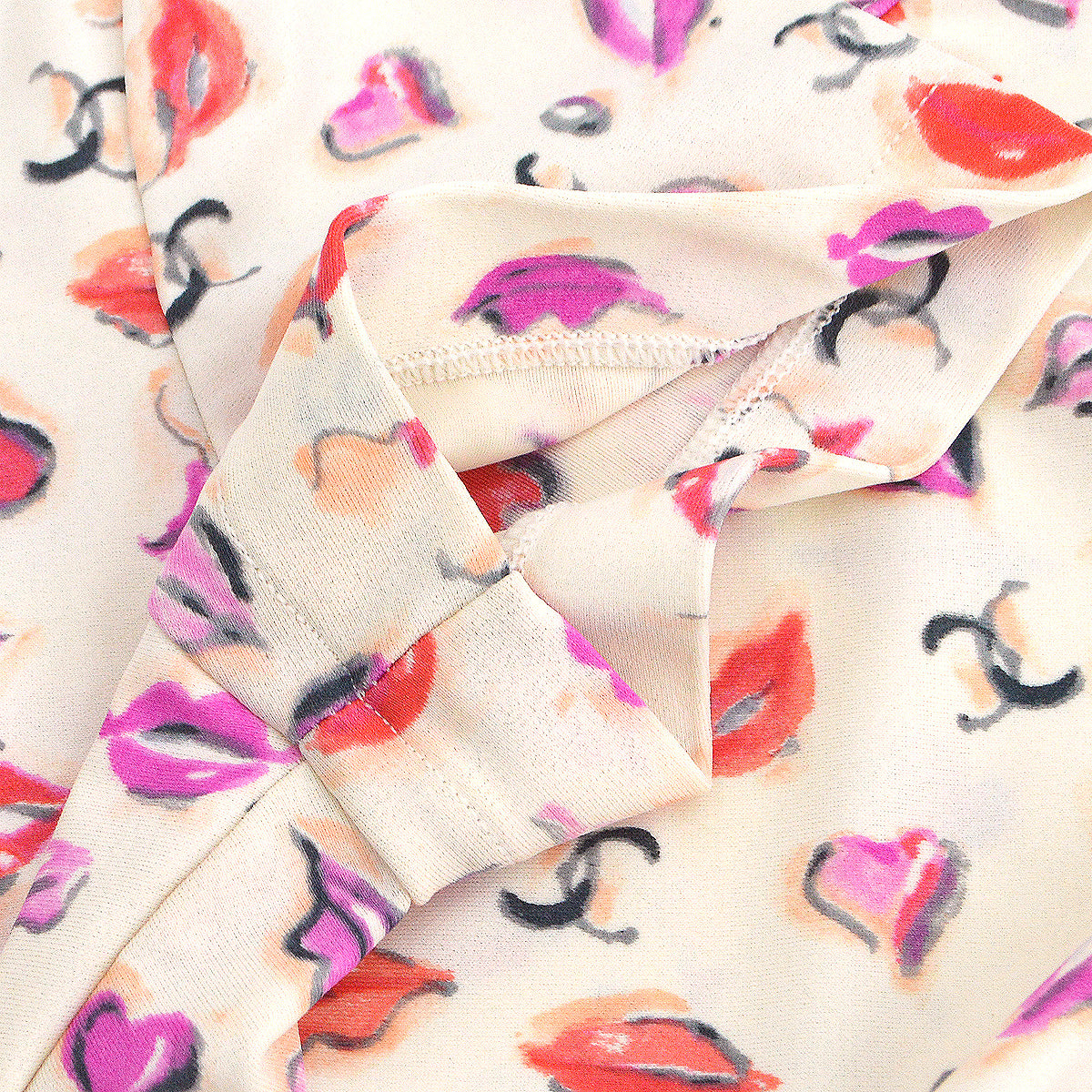 Chanel lipstick-print cropped T-shirt 