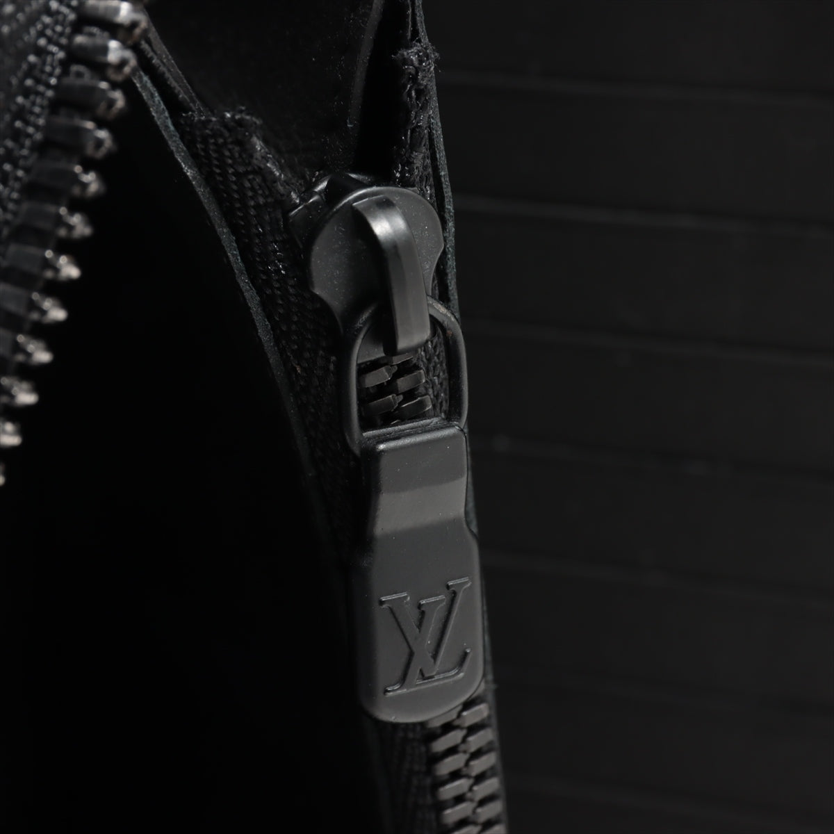 Louis Vuitton Monogram Shadow Zippie Wallet Vertical M62902 Black Round Zip Wallet