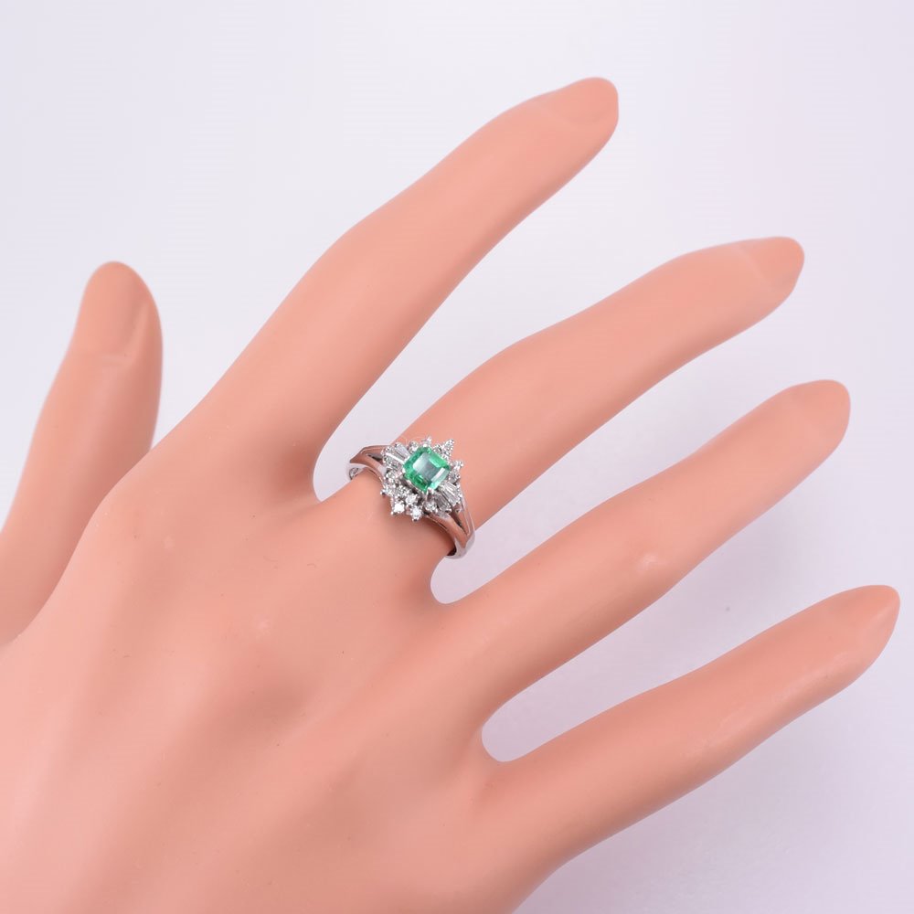 Ring Ring Pt900 Platinum Emerald× Diamond E0.40 D0.25  5.4g  SA Ranked Pt900