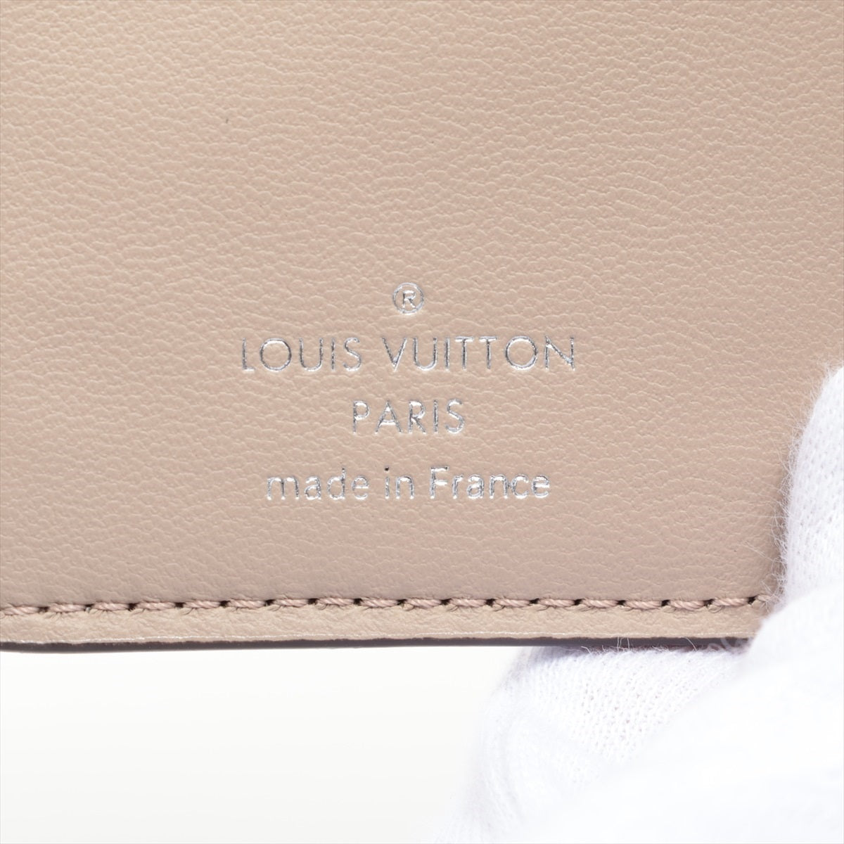 Louis Vuitton Machina Portfolio Clair M80817 Garage Compact Wallet