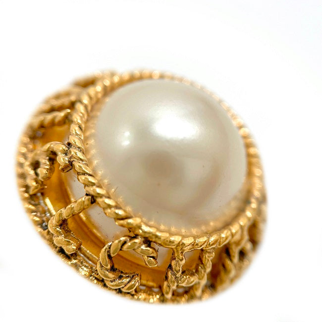 Boucles d&#39;oreilles clips rondes vintage Chanel Pearl