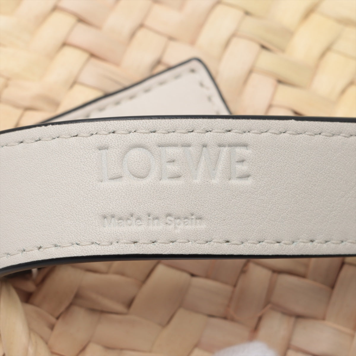 Loewe Basketball Medium Raffia x Leather Bag White x Beige
