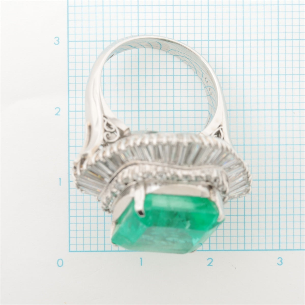 Emerald diamond ring Pt900 19.2g 11.40 D295