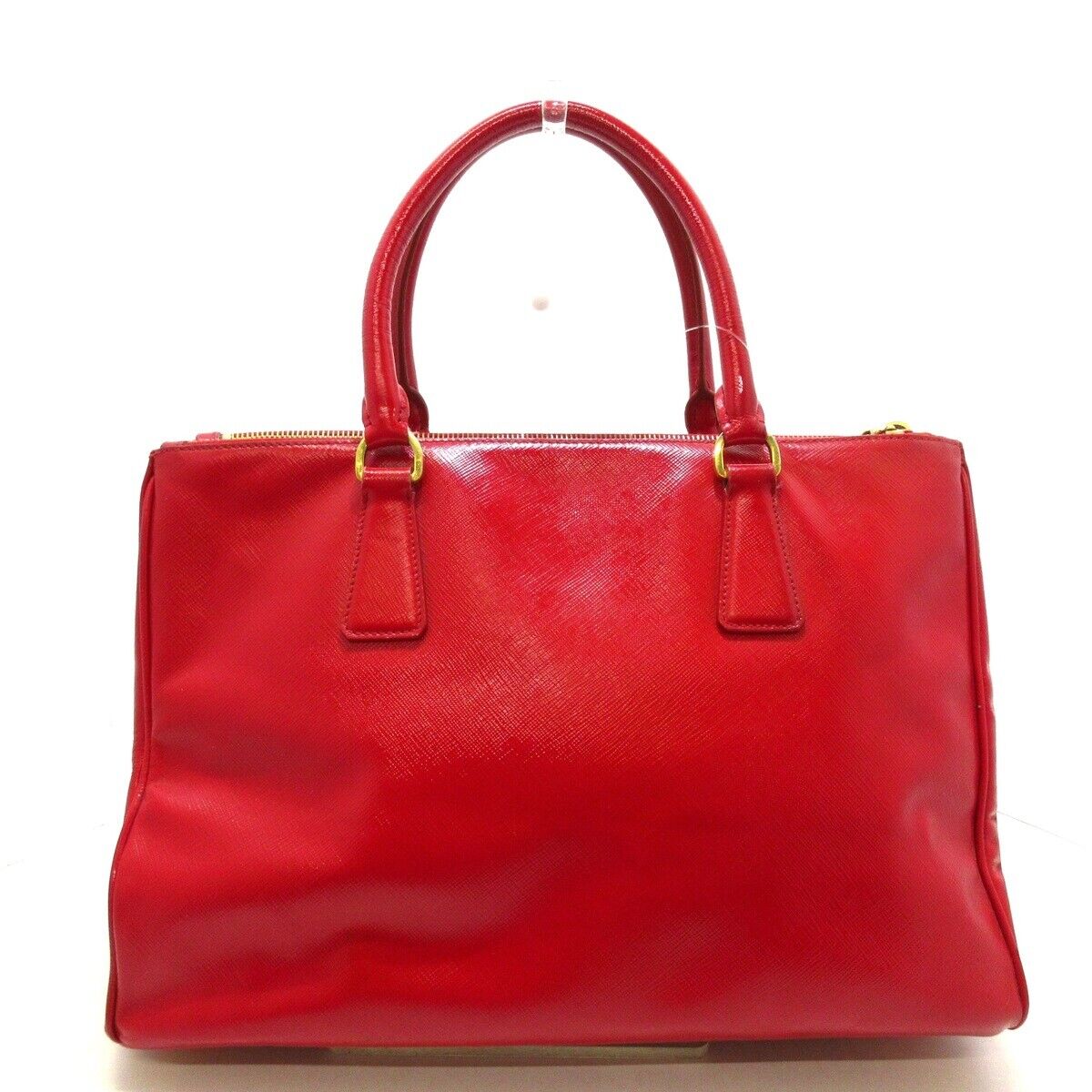 Prada Large Saffiano Leather Handbag in 2023  Leather handbags, Saffiano  leather, Handbag