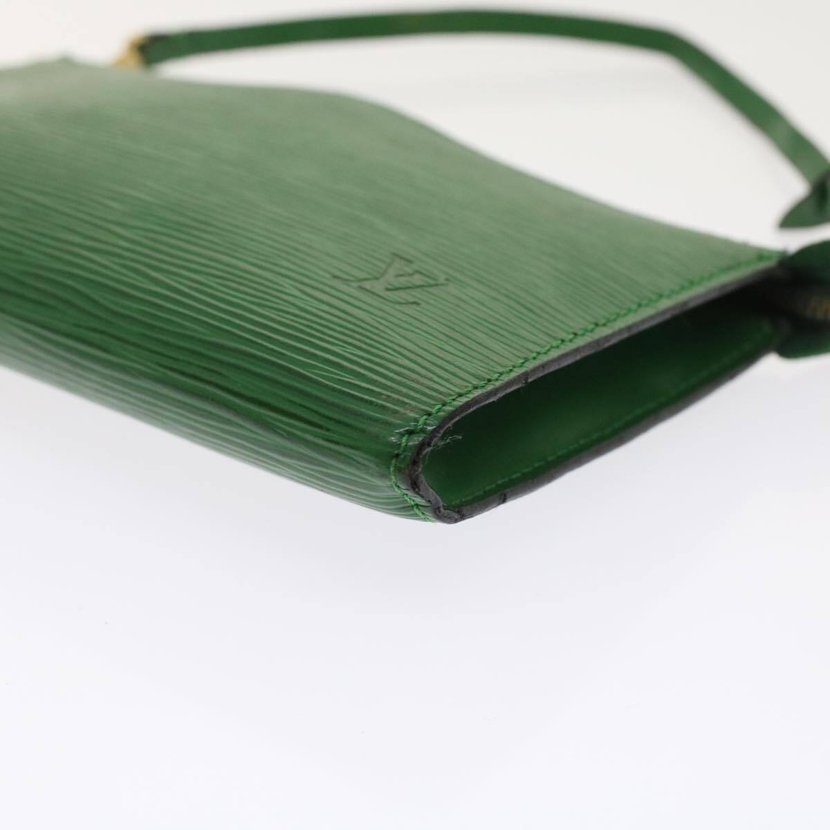 Louis Vuitton Epi Green Pochette – Timeless Vintage Company