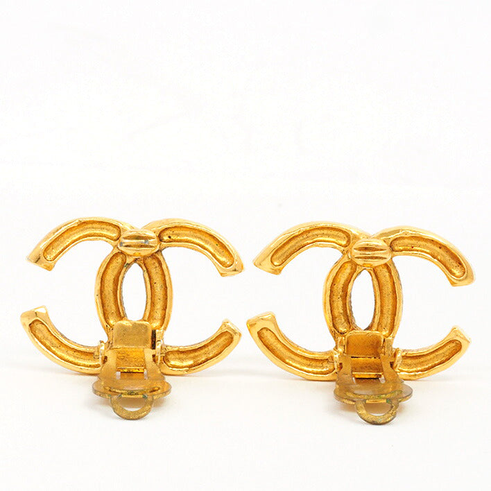 Boucles d&#39;oreilles clips à rayures texturées Chanel Cocomark vintage