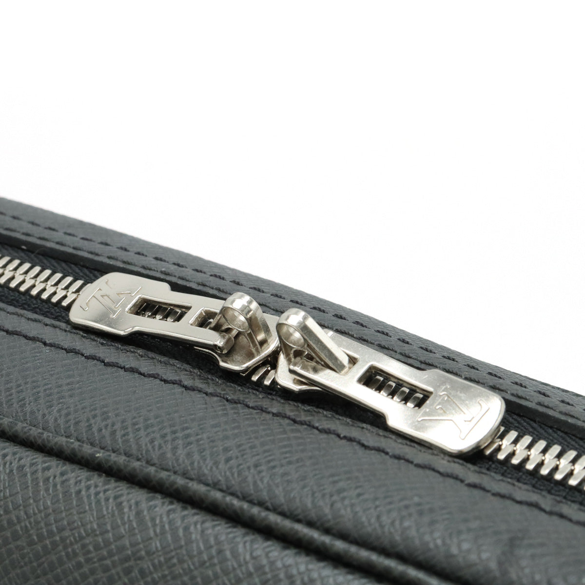 Louis Vuitton Tiger PDV Port Documentary Voyager PM Business Bag 2WAY Oldwares M30638