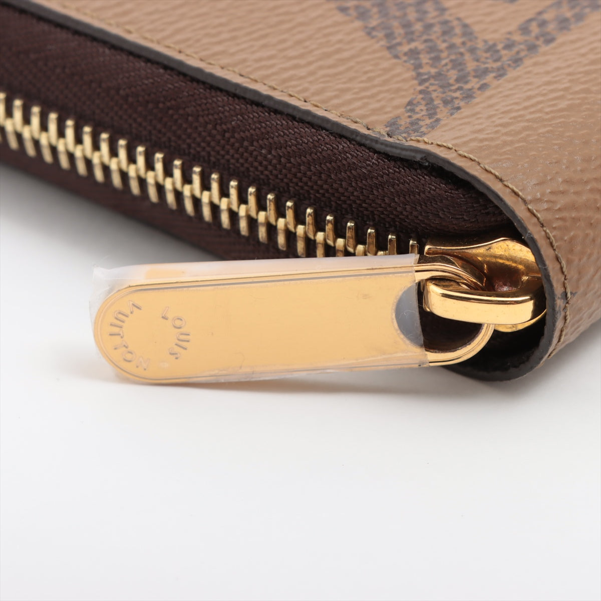Louis Vuitton Giant Monogram Revers Zippy Wallet M69353