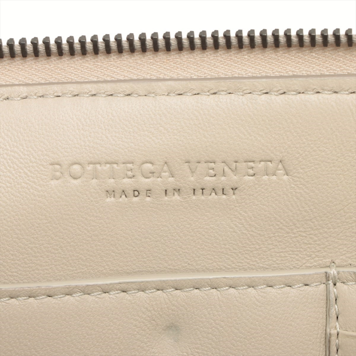 Bottega Veneta 鴕鳥手拿包 米色