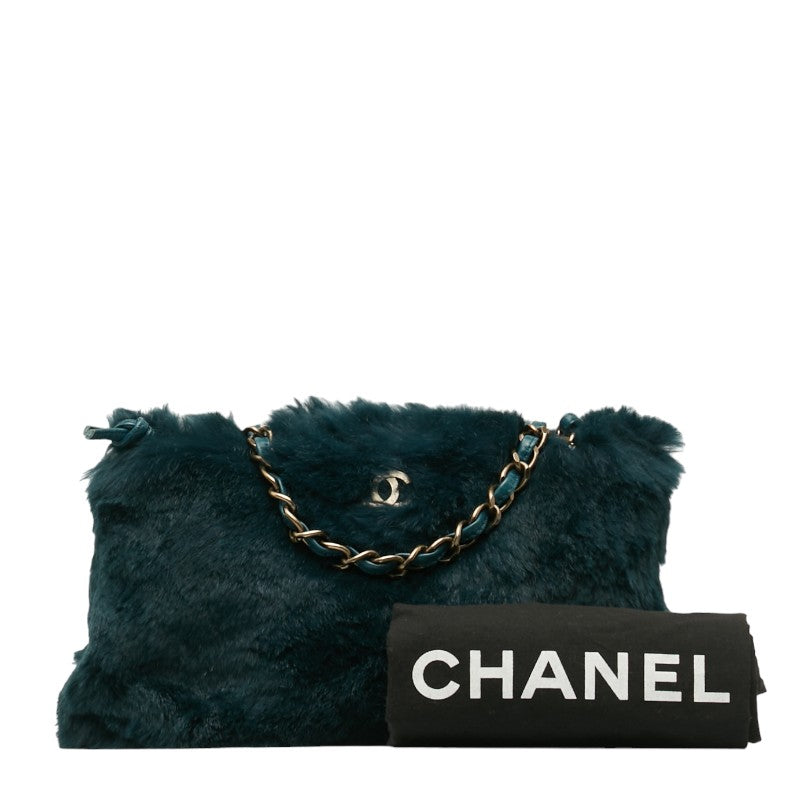 CHANEL Chain Shoulder Bag in Rabbit Fur Green