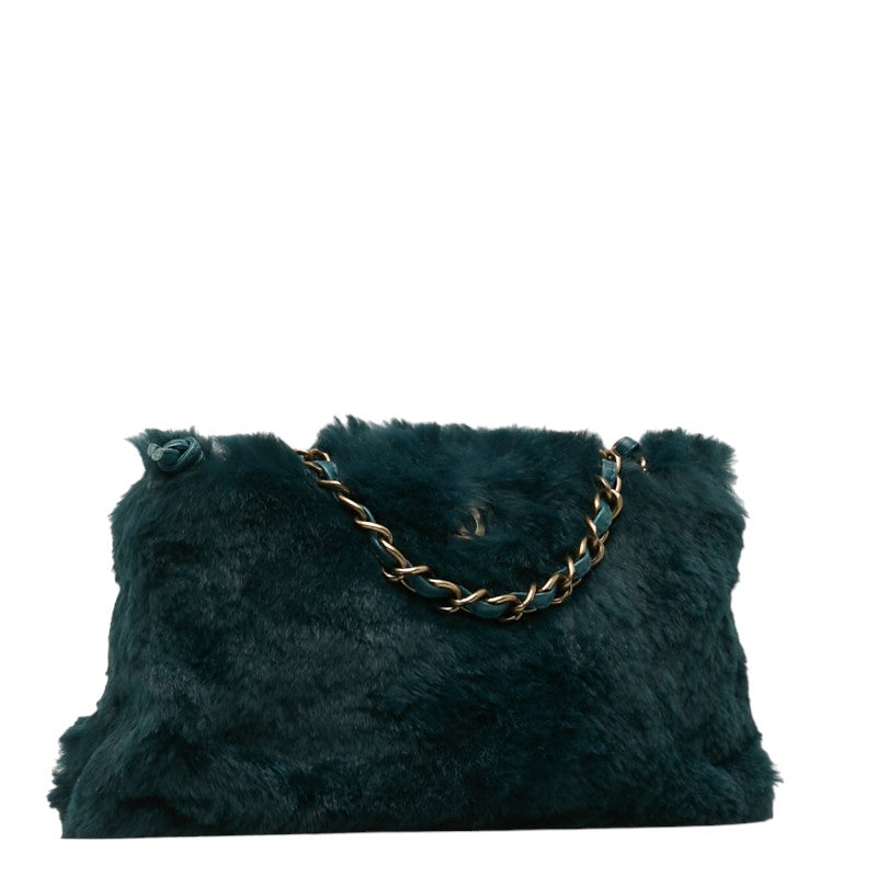CHANEL Chain Shoulder Bag in Rabbit Fur Green