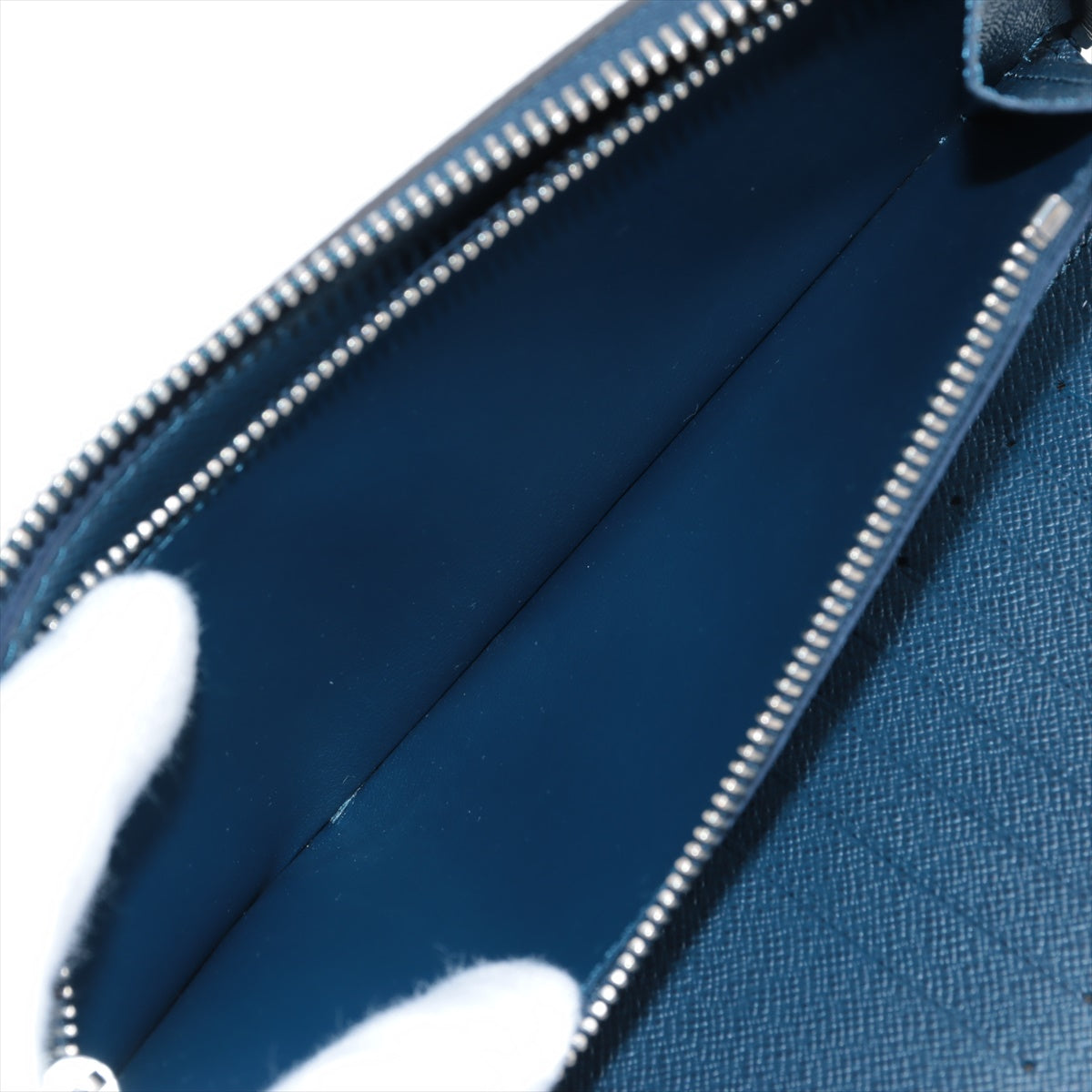 Louis Vuitton Taiga Zippy Vertical Wallet M30503