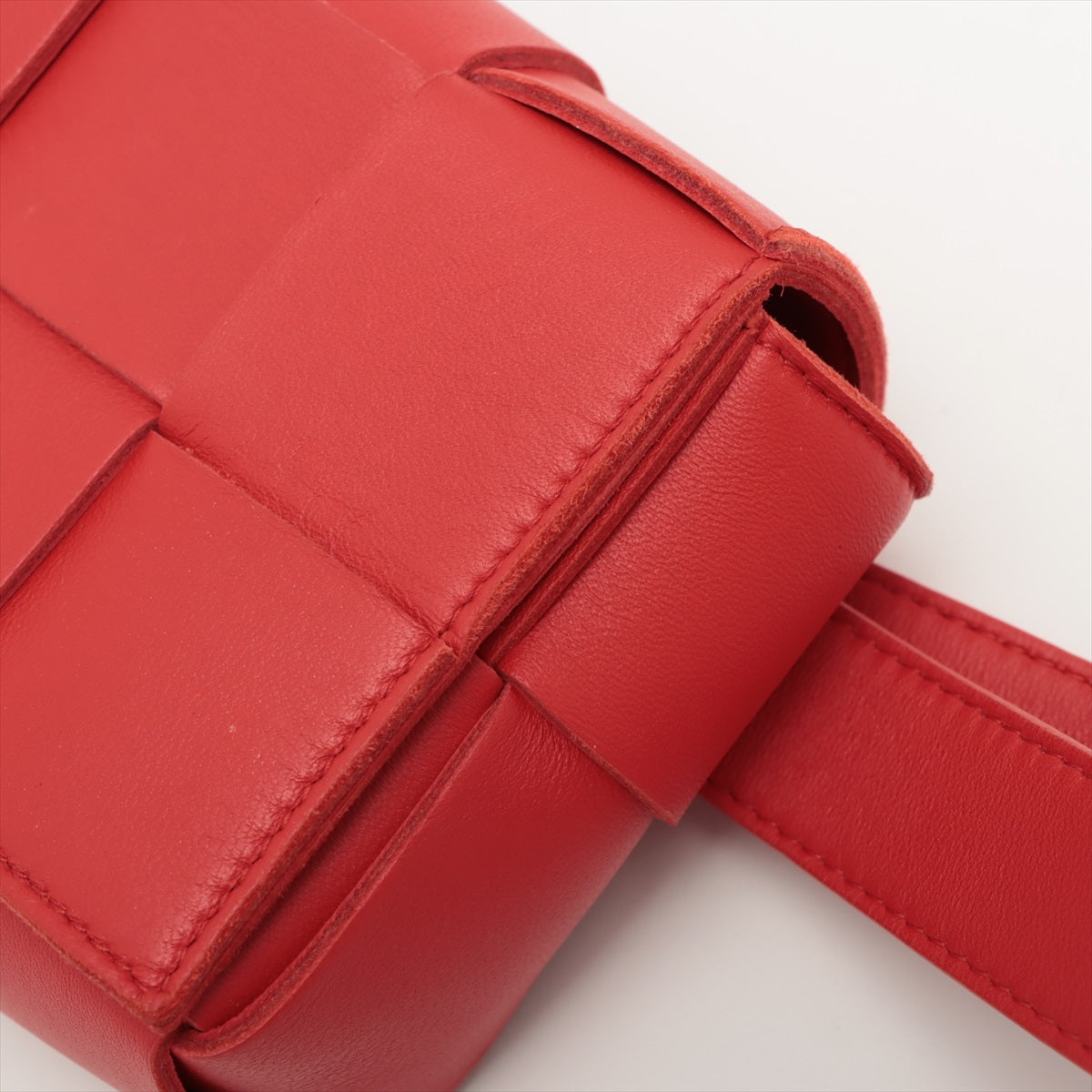 Bottega Veneta Maxine Retreat Cassette Leather Body Bag Red