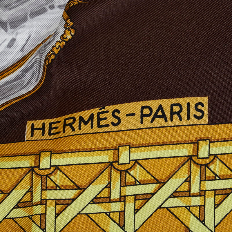 Hermes Carré 90 FEUX DE ROUTE Horse Chariot Lantern carf Brown Gold Multicolor Silk  Hermes